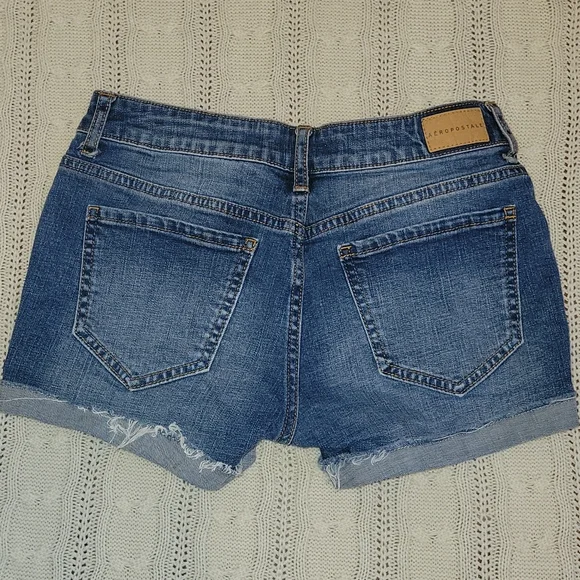 Women's Shorts Aeropostale Size 0 Jean with Floral Embroidery - Picture 2 of 2